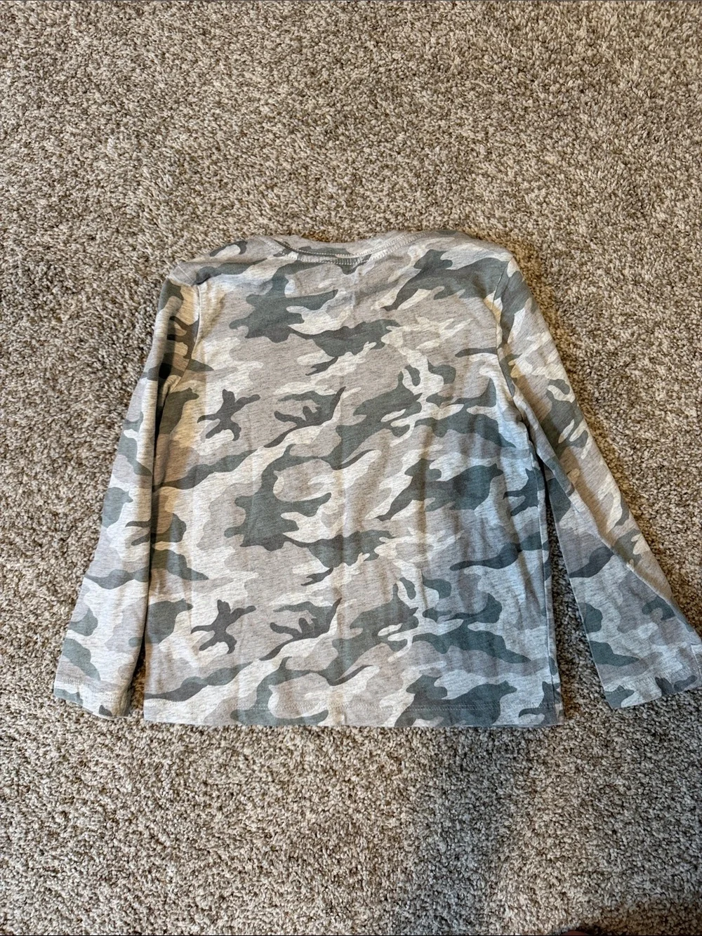 Old Navy/GAP Kids Sage Henley Tee & Camo Long Sleeve Top (2-Pack) size 6-7